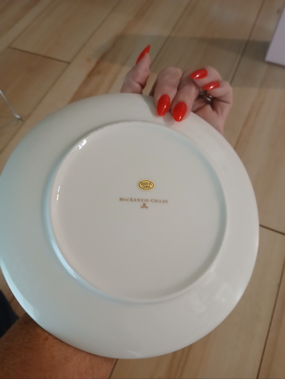 MacKenzie-Childs Pastel Alice in Wonderland Decorative Plate Set - New In Box - Picture 6 of 9